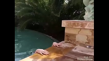 Who is she quien es ella