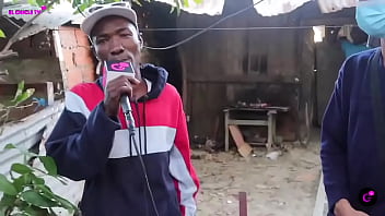 Anhela y sueña con ser cantante de música champeta