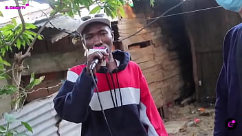 Anhela y sueña con ser cantante de música champeta