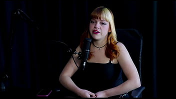 Depois das férias deu crise de ansiedade e por isso entrou no câmera se assustou com a bunda do homem e o fetiche de boneca middy watch sheer red