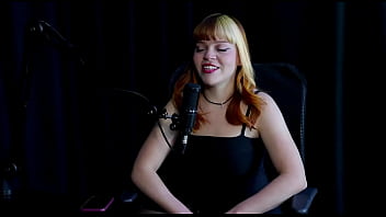 Depois das férias deu crise de ansiedade e por isso entrou no câmera se assustou com a bunda do homem e o fetiche de boneca middy watch sheer red