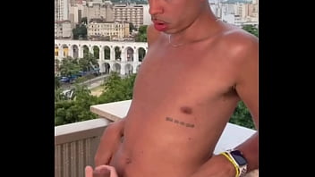 Nerd Pauzudo Sentando Numa Rola De 23cm thumbnail