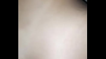 Fedendo a bucetinha dela