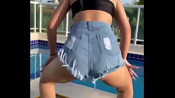 Gostosa dancando