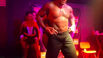 Gogoboy trepa eu e minhas amigas numa suruba ao vivo