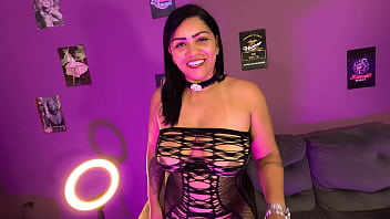 Meu lesbo molhado com a anny se contorce enquanto chupo seu clitóris