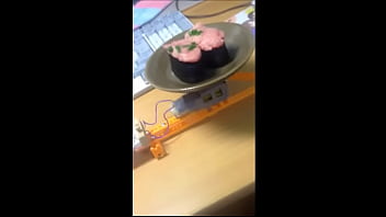 Rolling sushi machine