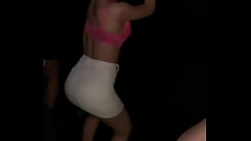 Como menea el culo esta guarra