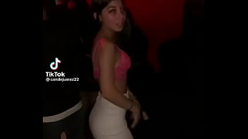 Como menea el culo esta guarra