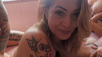 Festinha com amigas e dois pretos dotados safados