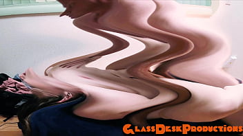 Me encantan esas chicas nerds y rellenitas que resultan ser unas zorras chupapollas y con las piernas abiertas