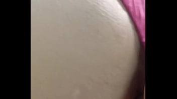 Masajista se pone muy caliente cuando ve enorme culo y dejo que me lo folle