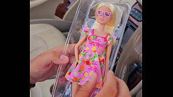 Nouvelle vidéo disponible sur mon profil magic barbie ep 1 "la vendeuse t'