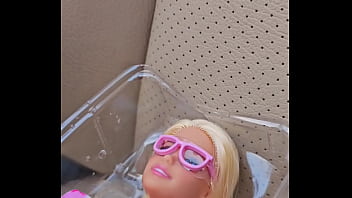 Nouvelle vidéo disponible sur mon profil magic barbie ep 1 "la vendeuse t'