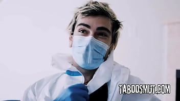 Two medical workers have sex during quarantine