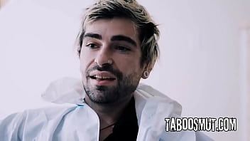 Two medical workers have sex during quarantine