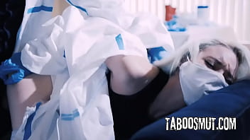 Two medical workers have sex during quarantine