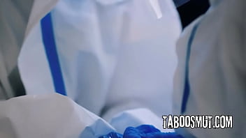 Two medical workers have sex during quarantine