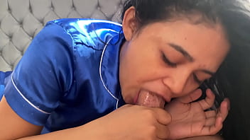 Dame tu semen de desayuno hermanastro