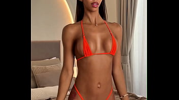 Say "hi" and then check dmslialyenn