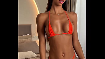 Say "hi" and then check dmslialyenn