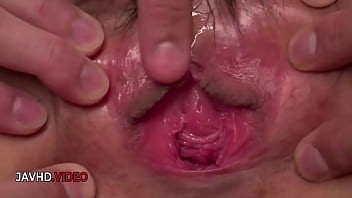 Kotone kuroki's alluring solo performance showcases fiery passion