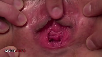 Kotone kuroki's alluring solo performance showcases fiery passion