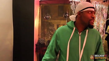 Cute blonde kiwi girlie gets her twat licked and fucked by rome major