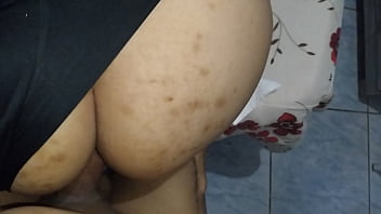 Em pleno sábado e ele socando na minha buceta