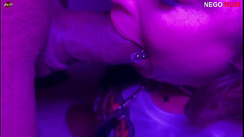 Fiz a belinha de putinha com a coleira no pescoço safada milf aguentando 24cm dentro dela