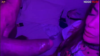 Fiz a belinha de putinha com a coleira no pescoço safada milf aguentando 24cm dentro dela