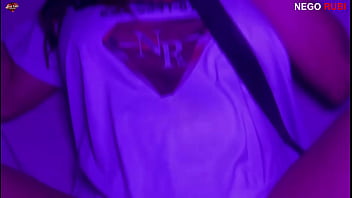 Fiz a belinha de putinha com a coleira no pescoço safada milf aguentando 24cm dentro dela