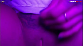 Fiz a belinha de putinha com a coleira no pescoço safada milf aguentando 24cm dentro dela