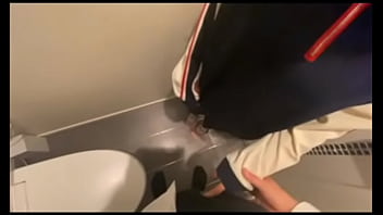 めちゃくちゃ可愛い彼女にお願いして僕の息子を舐めてもらいました