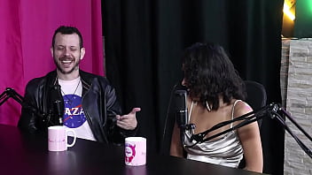 Os namorados das meninas ficava me vigiando quando chupava suas bucetas espuleta e himeros mansion sheer red