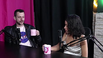 Os namorados das meninas ficava me vigiando quando chupava suas bucetas espuleta e himeros mansion sheer red