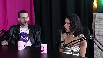 Os namorados das meninas ficava me vigiando quando chupava suas bucetas espuleta e himeros mansion sheer red