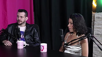 Os namorados das meninas ficava me vigiando quando chupava suas bucetas espuleta e himeros mansion sheer red