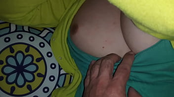 Ela confessa ser putinha do vizinho