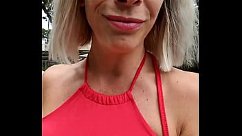 Lancemement de la saison 3 family holiday dans ce premier épisode je découvre