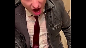 #kinkysirius #menatplay #suit #officesuit #office #leather #meninleather #leathe