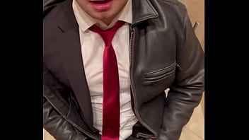 #kinkysirius #menatplay #suit #officesuit #office #leather #meninleather #leathe