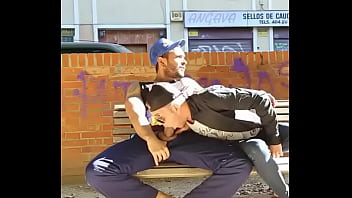 Vídeo Chupou O Pau Do Operário Dotado Na Rua Famosos Nus thumbnail