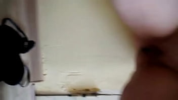 У стены раком