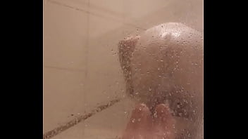 Enfiando O Cabo Do Rodo No Cu thumbnail