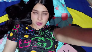 Actriz porno se masturba en público