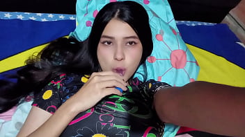 Actriz porno se masturba en público