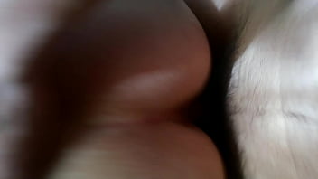 Probando el culito de mi novia