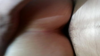 Probando el culito de mi novia