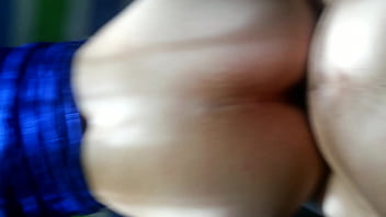 Probando el culito de mi novia